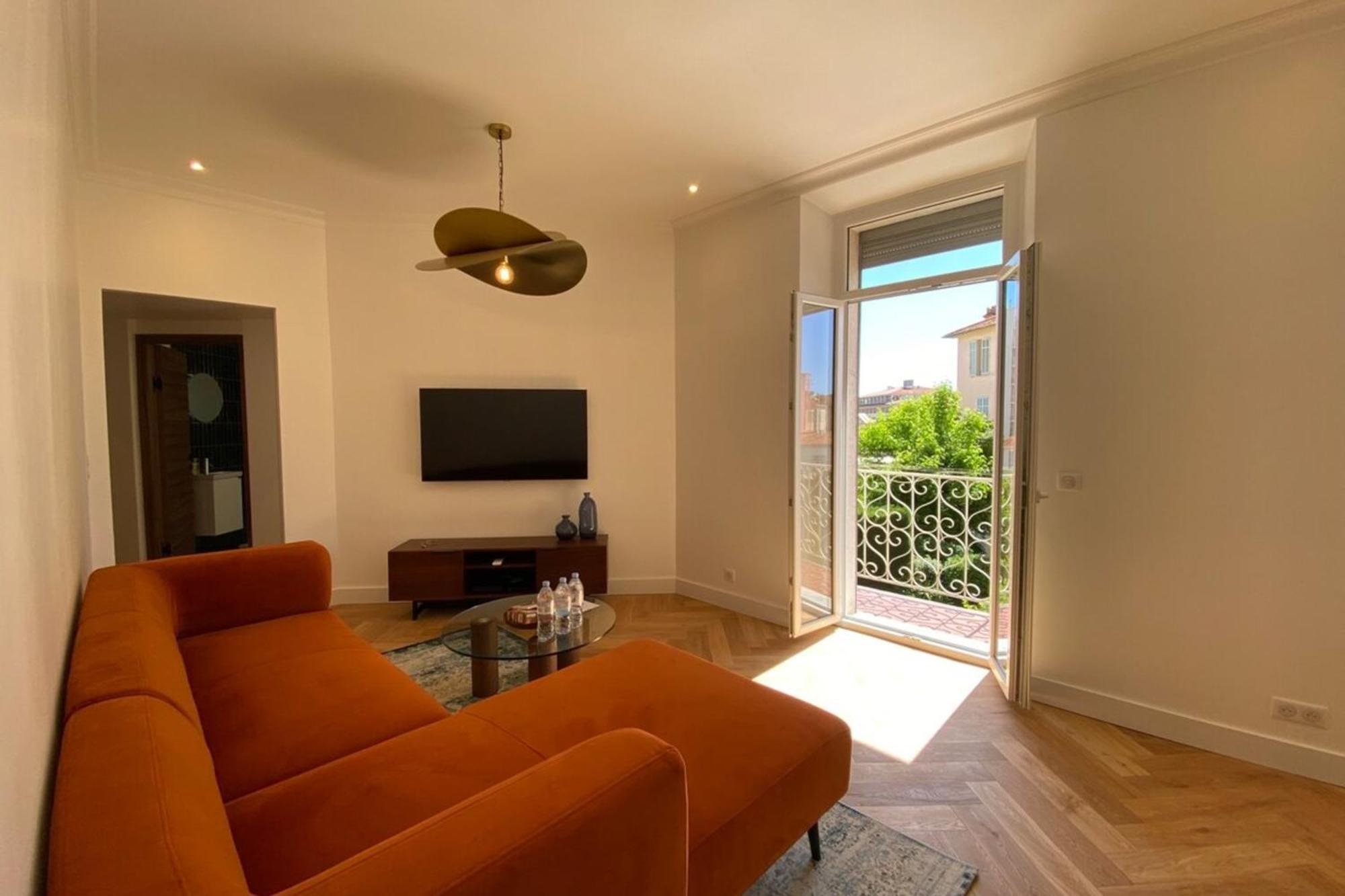 New In Forville With Balcony Apartment *